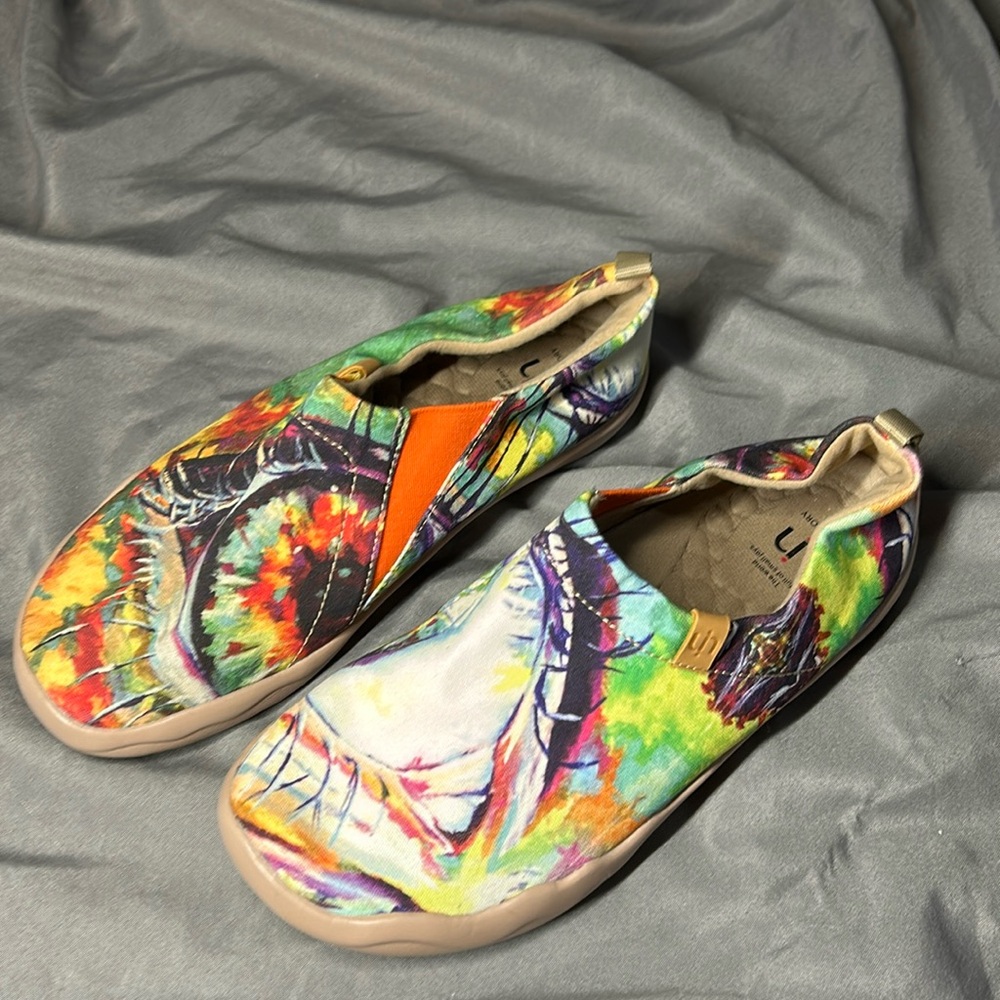 UIN colorful slip on Toledo shoes size 7